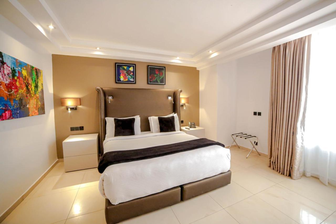 Victoria Crown Plaza 4*
