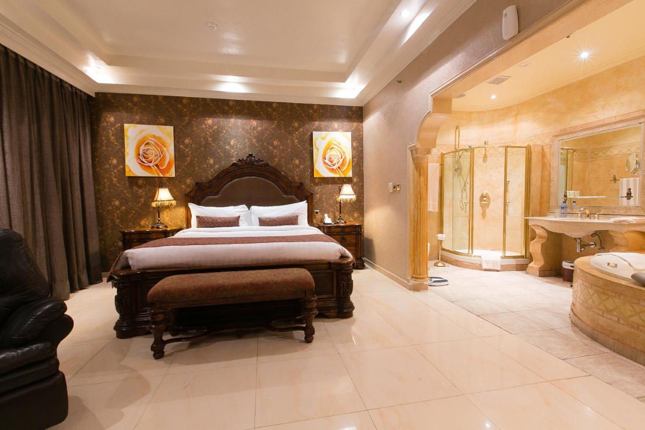 Victoria Crown Plaza Hotel Lagos