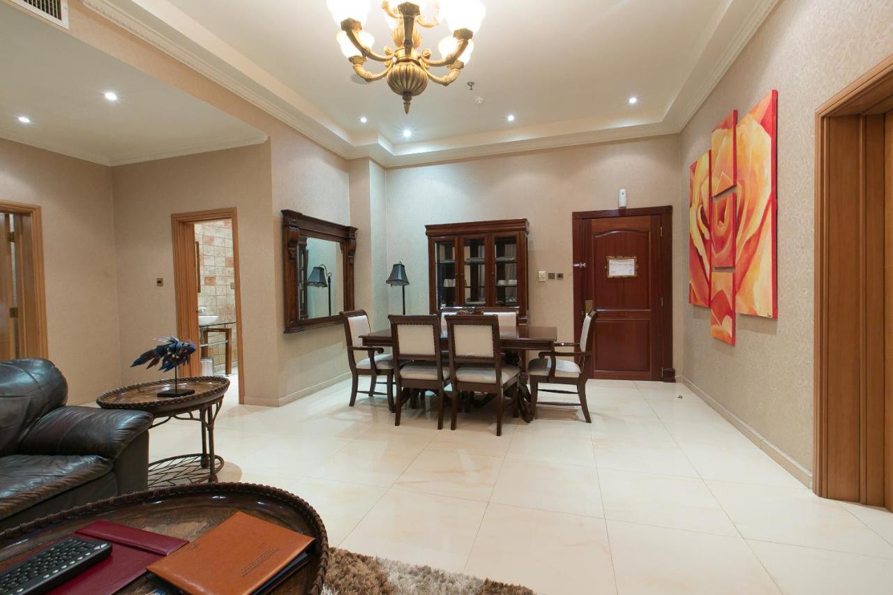 Victoria Crown Plaza Hotel 4*