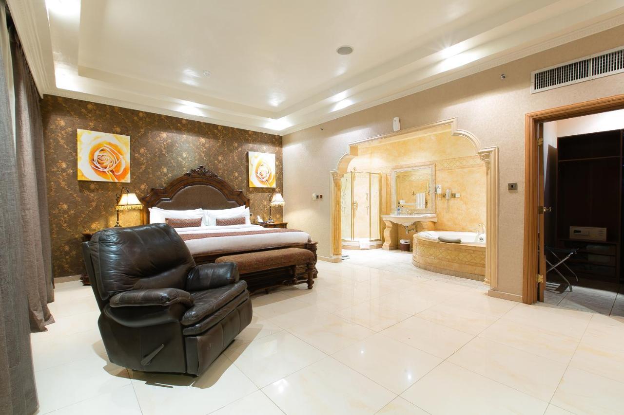 Victoria Crown Plaza 4* Lagos