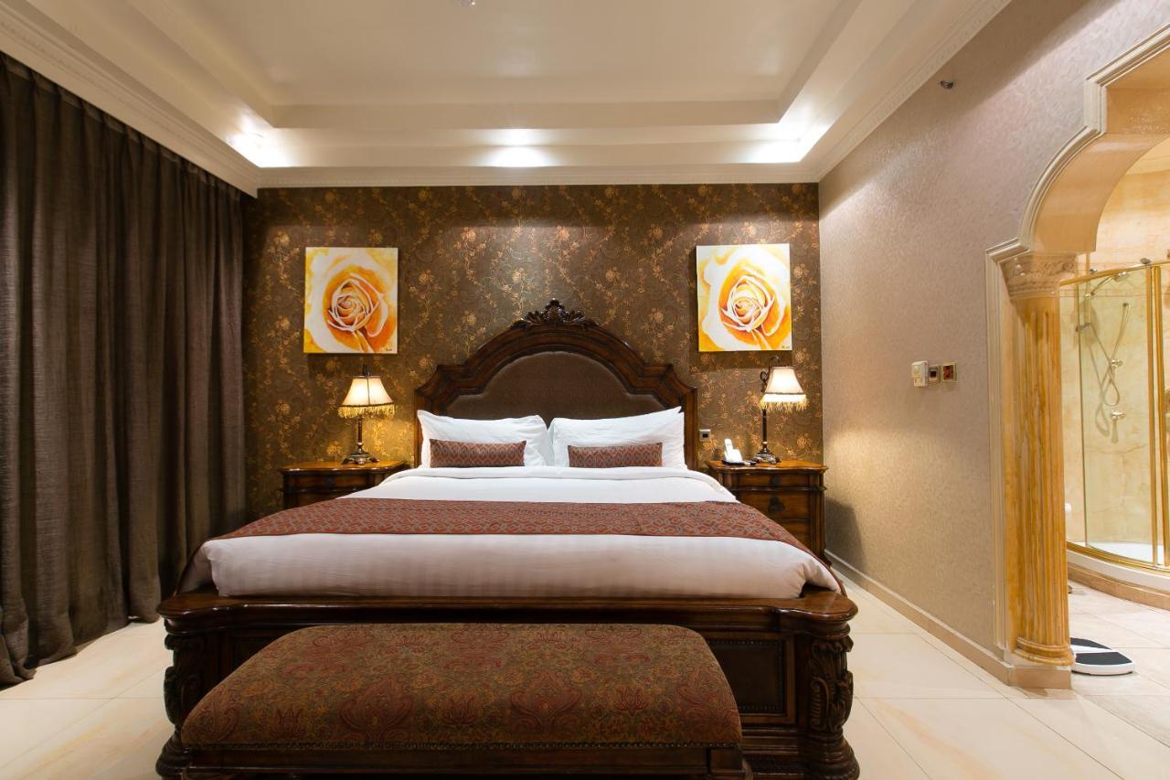 Victoria Crown Plaza Hotel