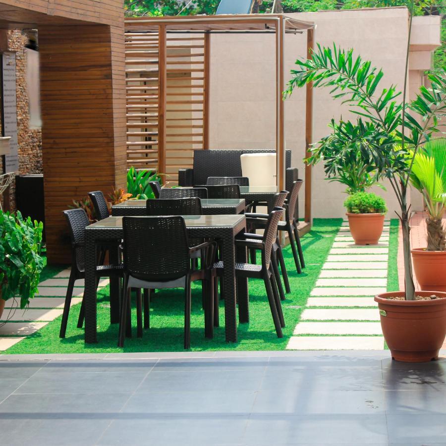 Victoria Crown Plaza Hotel 4*