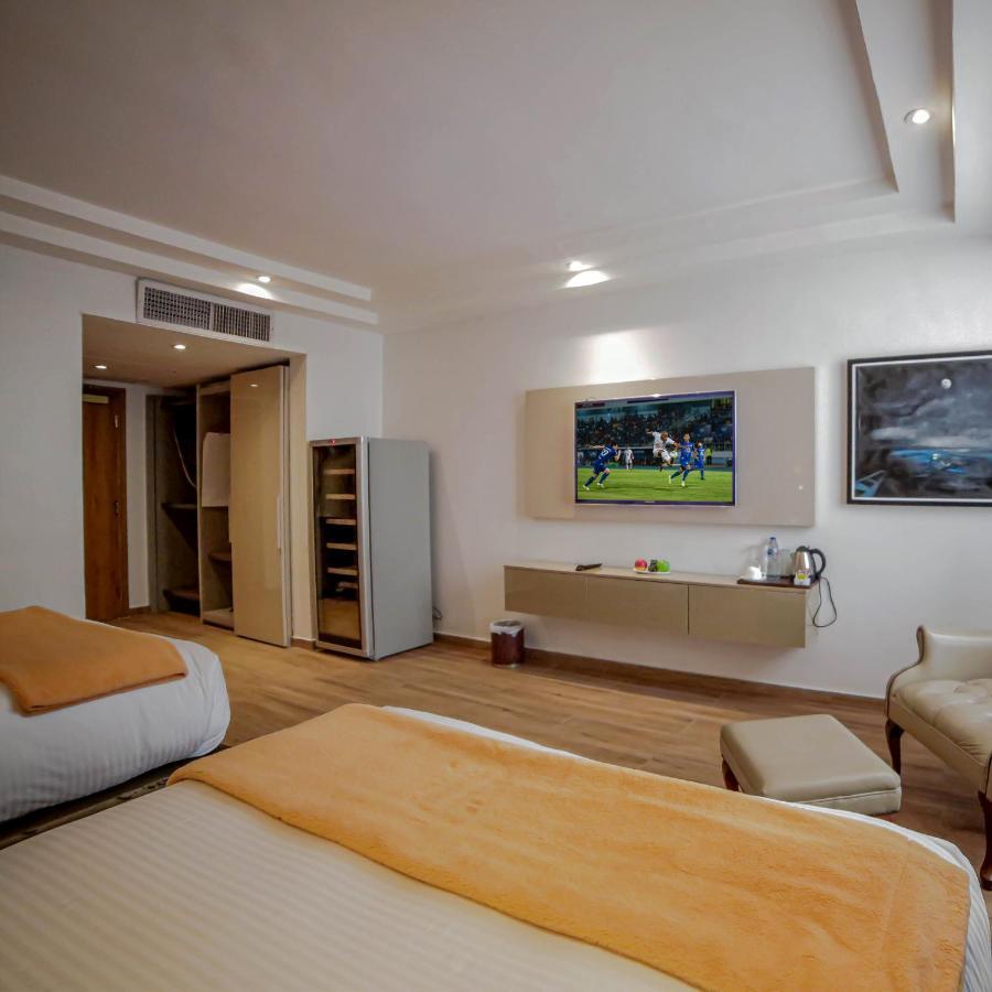 Victoria Crown Plaza 4* Lagos