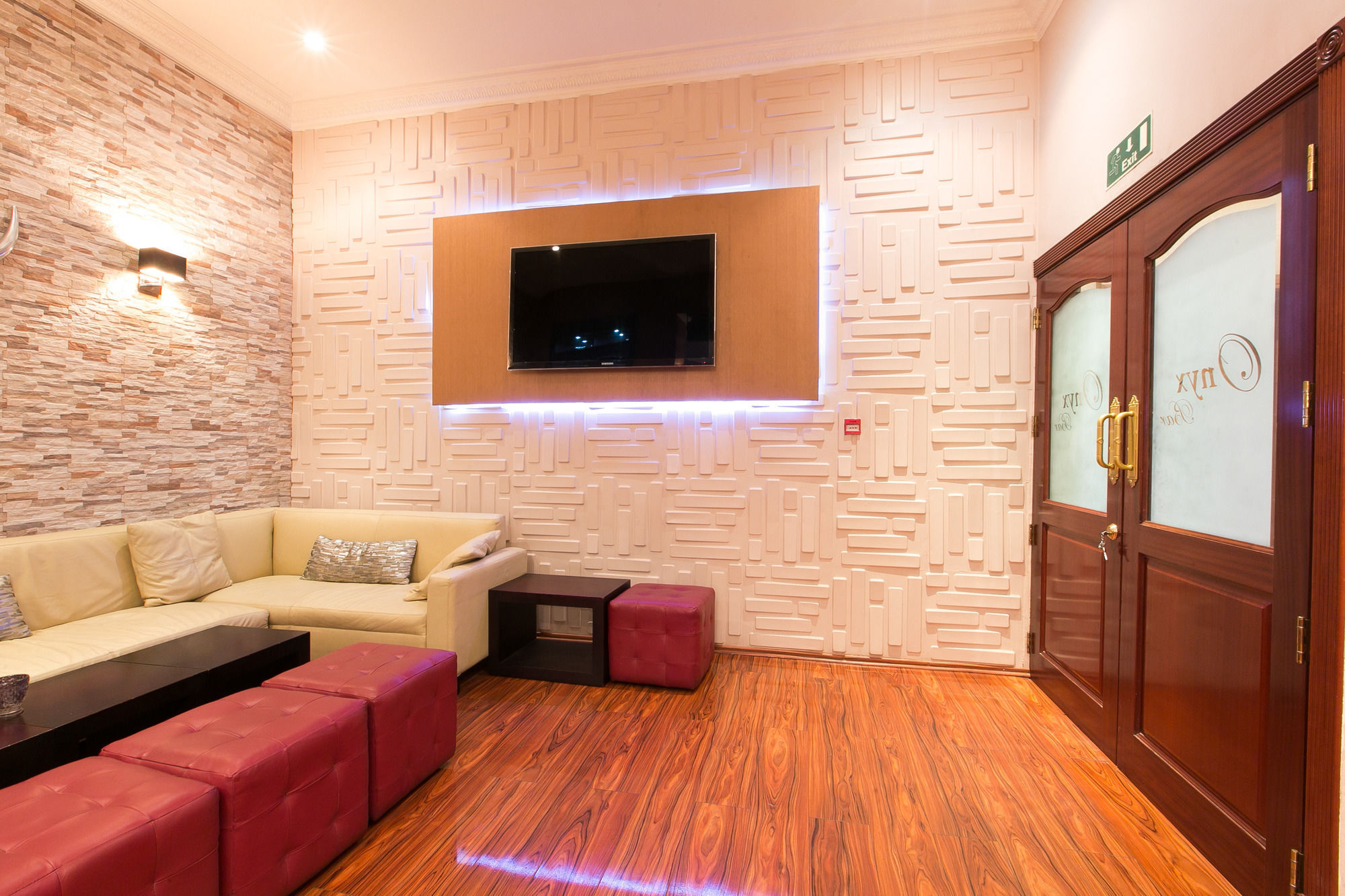 Hotel Victoria Crown Plaza 4*