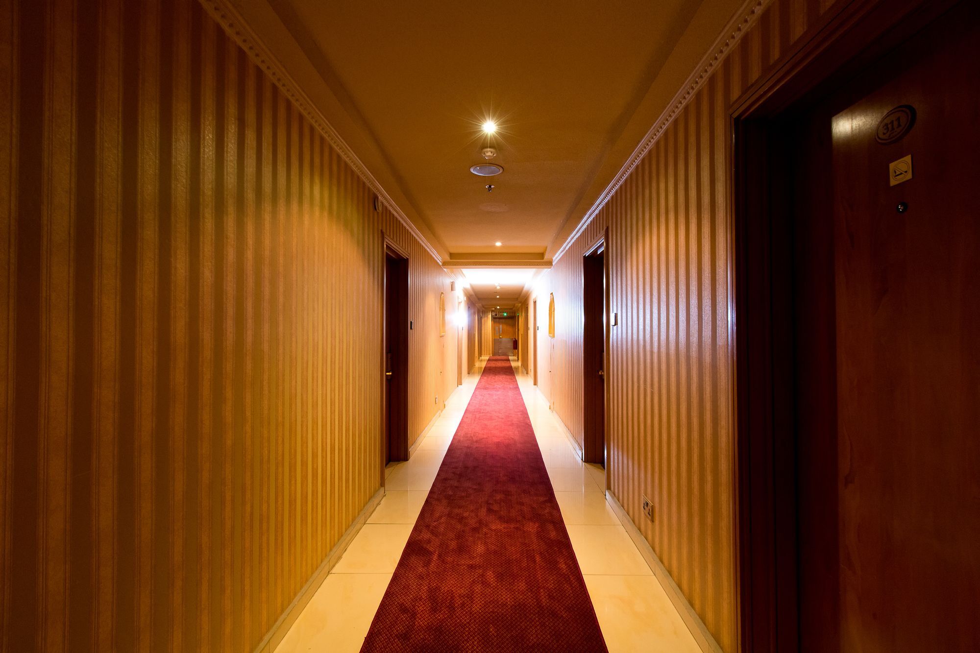 Hotel Victoria Crown Plaza 4*